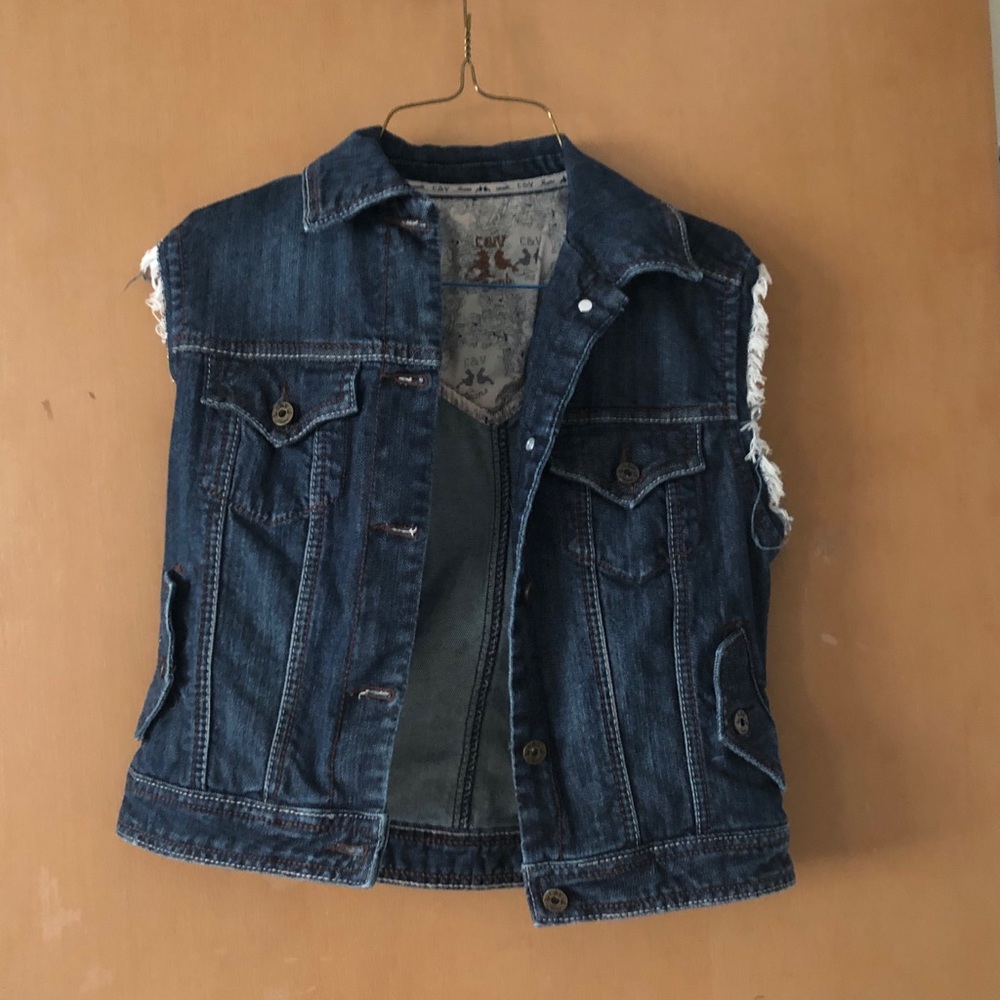 ADORABLE blue jean vest!! NEVER WORN!! NWOT!!